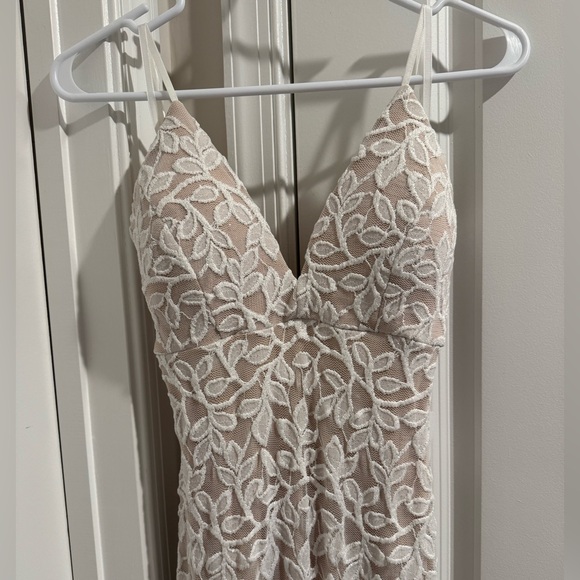 Windsor Long White and Tan Dress Size Medium - Picture 2 of 4